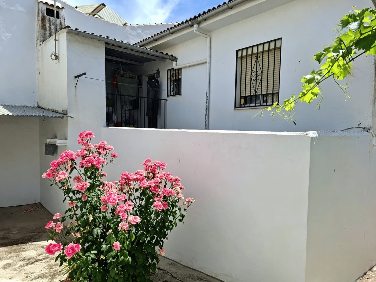 6 bedroom Townhouse for sale in Villanueva de Tapia with garage - € 115,000 (Ref: 9566809)