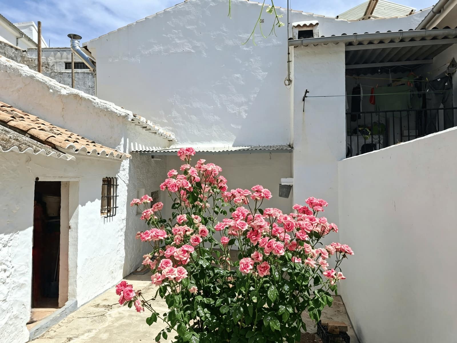 6 bedroom Townhouse for sale in Villanueva de Tapia with garage - € 115,000 (Ref: 9566809)