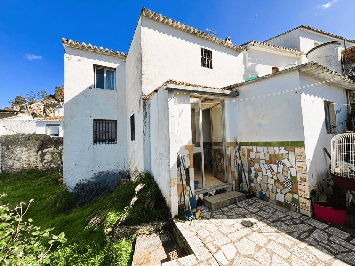 4 slaapkamer Huis te koop in Ardales - € 120.000 (Ref: 9600830)