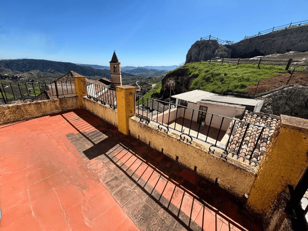 3 bedroom Townhouse for sale in Casarabonela - € 95,000 (Ref: 9725061)
