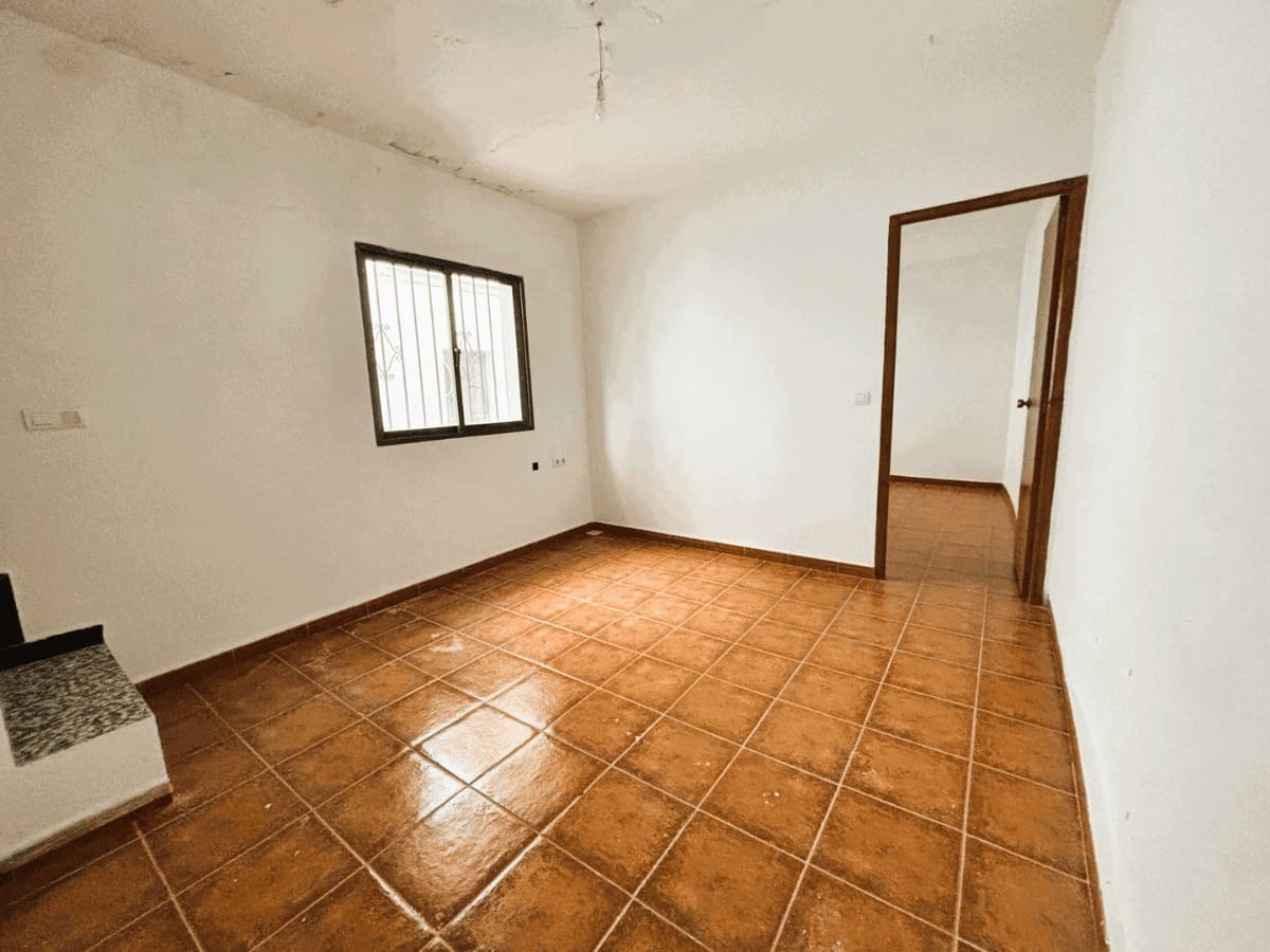 4 quarto Casa em Banda para venda em Casarabonela - 120 000 € (Ref: 9787856)