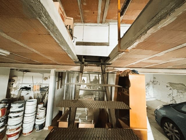 Garage til salg i Tolox - € 159.000 (Ref: 9819518)