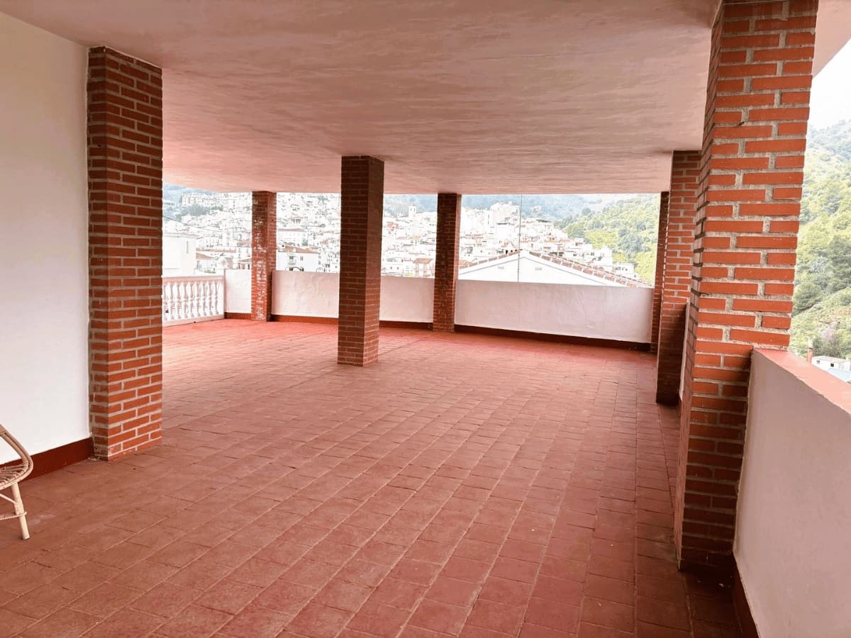 4 soveværelse Byhus til salg i Tolox med garage - € 370.000 (Ref: 9819534)