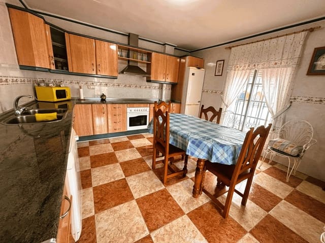 4 soveværelse Byhus til salg i Tolox med garage - € 370.000 (Ref: 9819534)