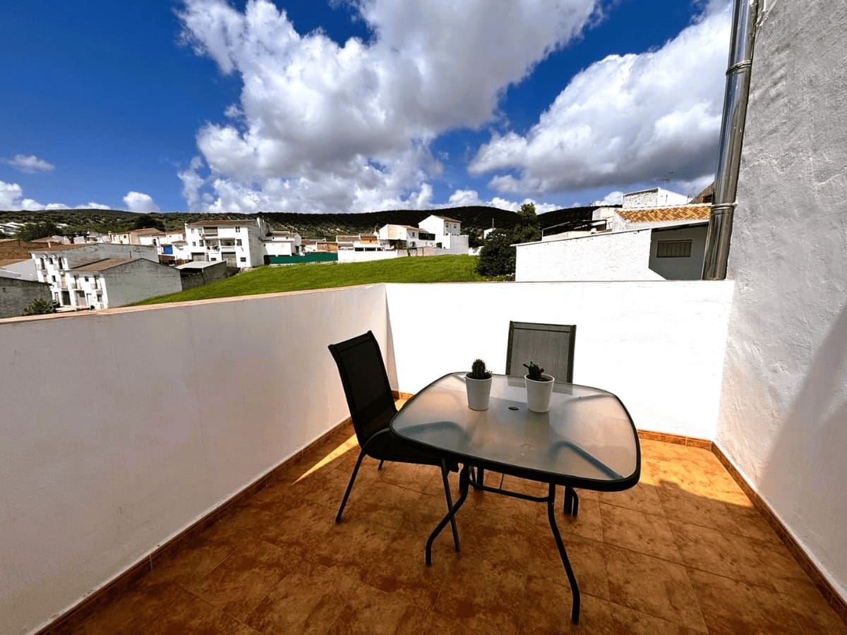 5 quarto Moradia Geminada para venda em Villanueva de Tapia com garagem - 395 000 € (Ref: 9821641)