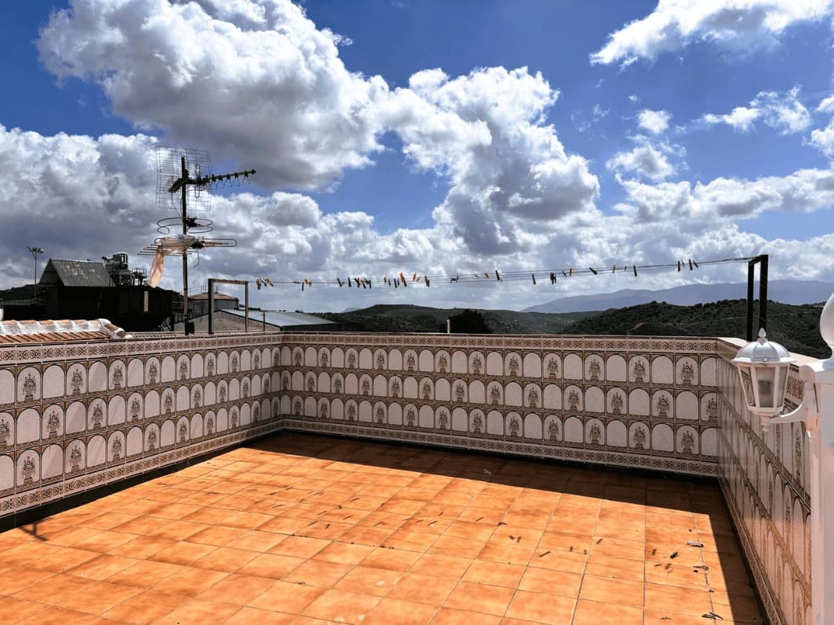 5 quarto Moradia Geminada para venda em Villanueva de Tapia com garagem - 395 000 € (Ref: 9821641)