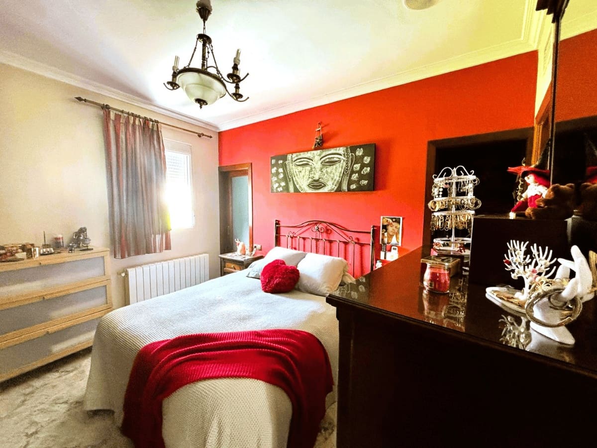 5 quarto Moradia Geminada para venda em Villanueva de Tapia com garagem - 395 000 € (Ref: 9821641)