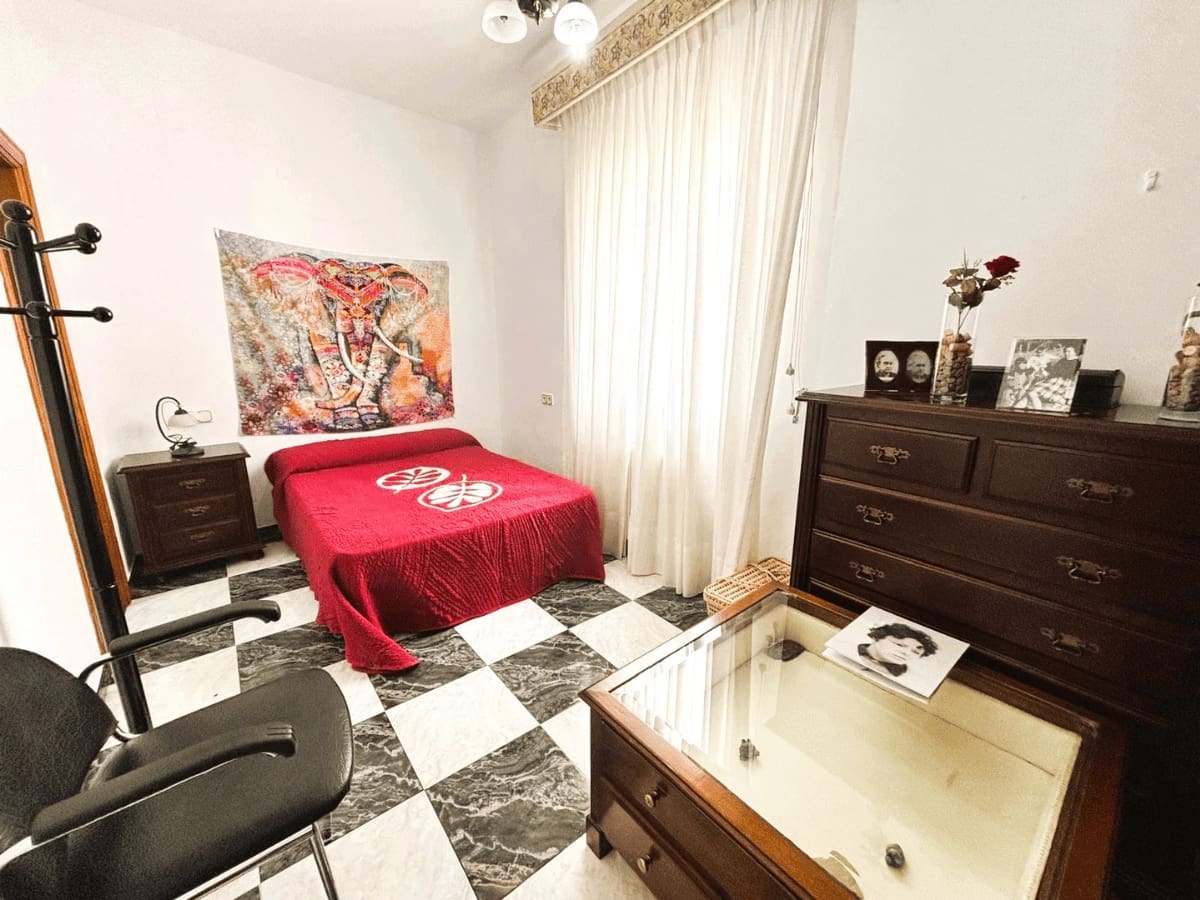5 quarto Moradia Geminada para venda em Villanueva de Tapia com garagem - 395 000 € (Ref: 9821641)