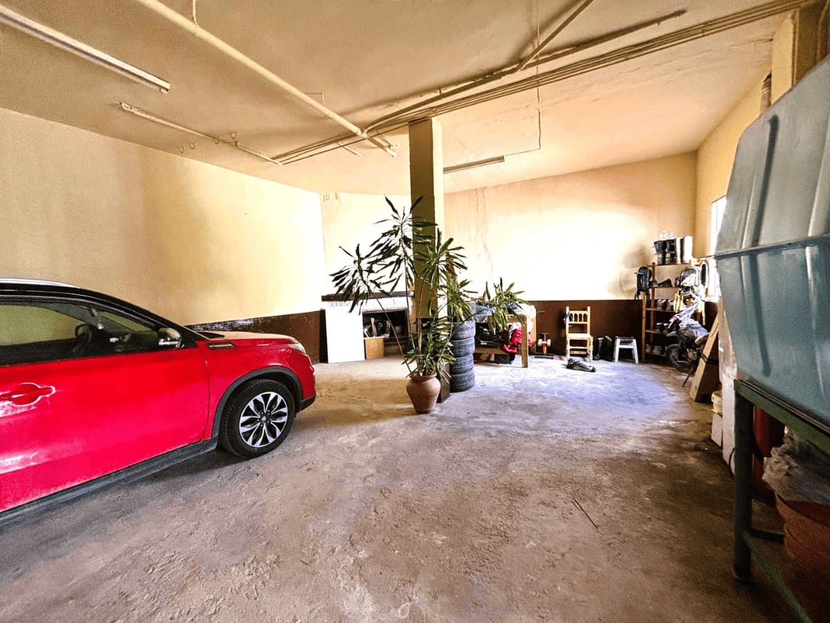 5 quarto Moradia Geminada para venda em Villanueva de Tapia com garagem - 395 000 € (Ref: 9821641)