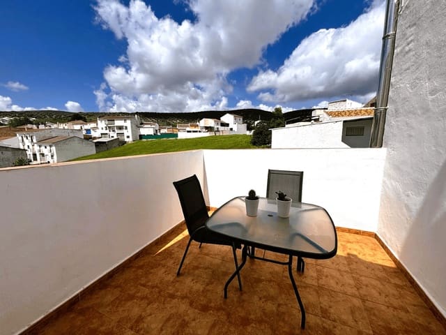 5 quarto Moradia Geminada para venda em Villanueva de Tapia com garagem - 395 000 € (Ref: 9821641)
