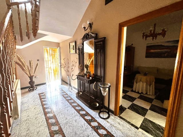 5 quarto Moradia Geminada para venda em Villanueva de Tapia com garagem - 395 000 € (Ref: 9821641)