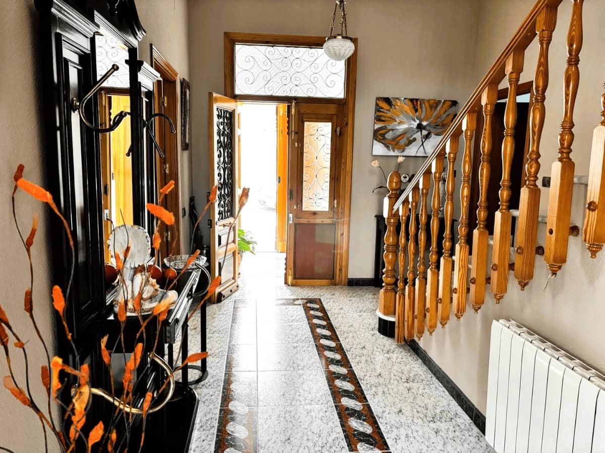 5 quarto Moradia Geminada para venda em Villanueva de Tapia com garagem - 395 000 € (Ref: 9821641)