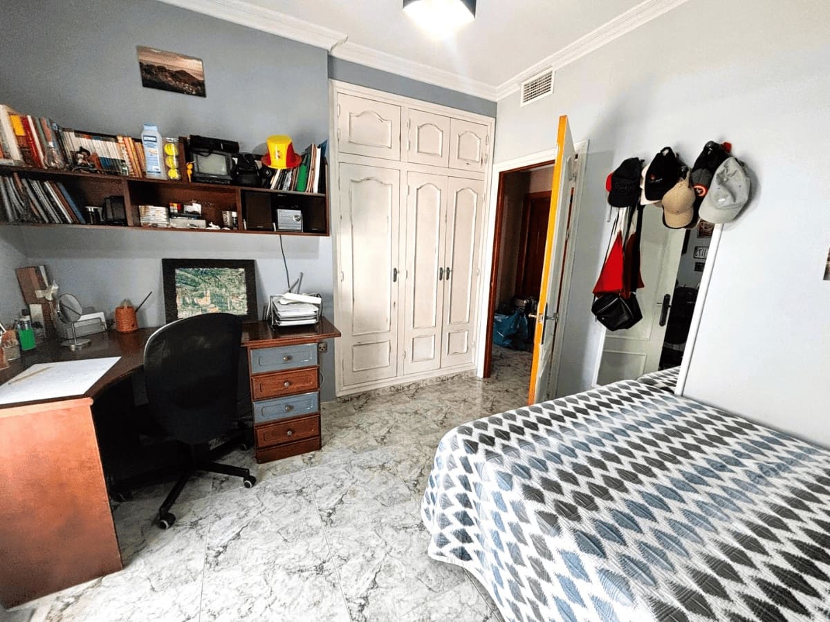 5 quarto Moradia Geminada para venda em Villanueva de Tapia com garagem - 395 000 € (Ref: 9821641)