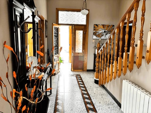 5 quarto Moradia Geminada para venda em Villanueva de Tapia com garagem - 395 000 € (Ref: 9821641)