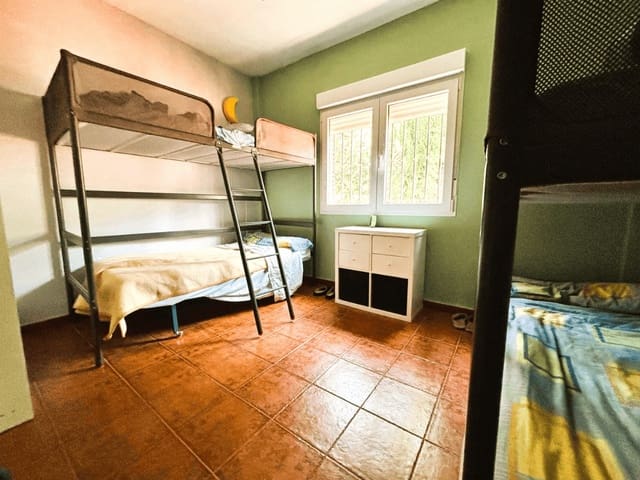 4 chambre Villa/Maison Semi-Mitoyenne à vendre à Loja avec garage - 329 280 € (Ref: 9850554)