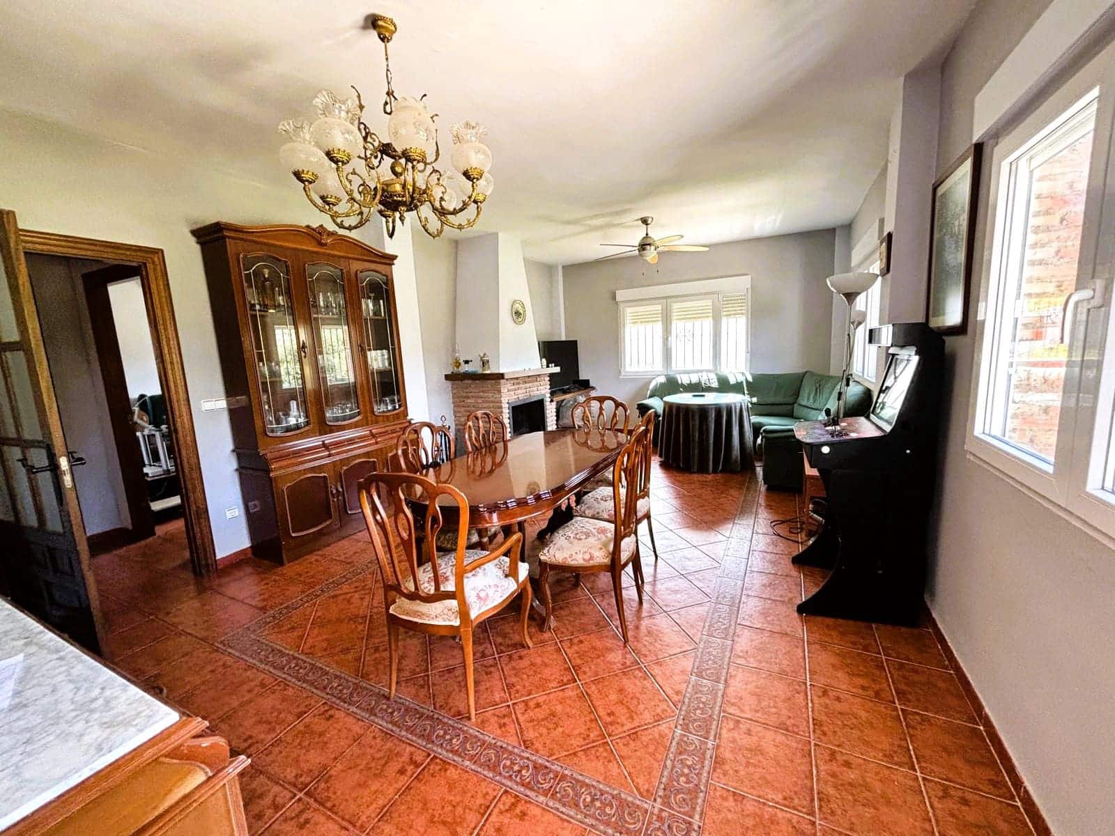 4 chambre Villa/Maison Semi-Mitoyenne à vendre à Loja avec garage - 329 280 € (Ref: 9850554)