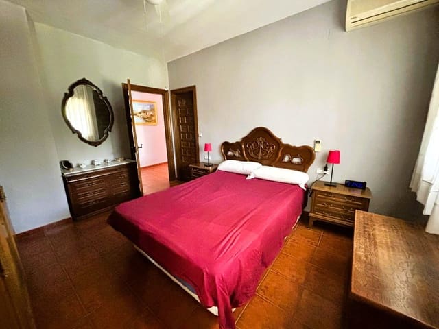 4 chambre Villa/Maison Semi-Mitoyenne à vendre à Loja avec garage - 329 280 € (Ref: 9850554)
