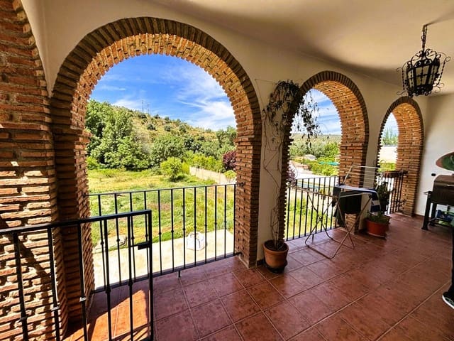 4 chambre Villa/Maison Semi-Mitoyenne à vendre à Loja avec garage - 329 280 € (Ref: 9850554)