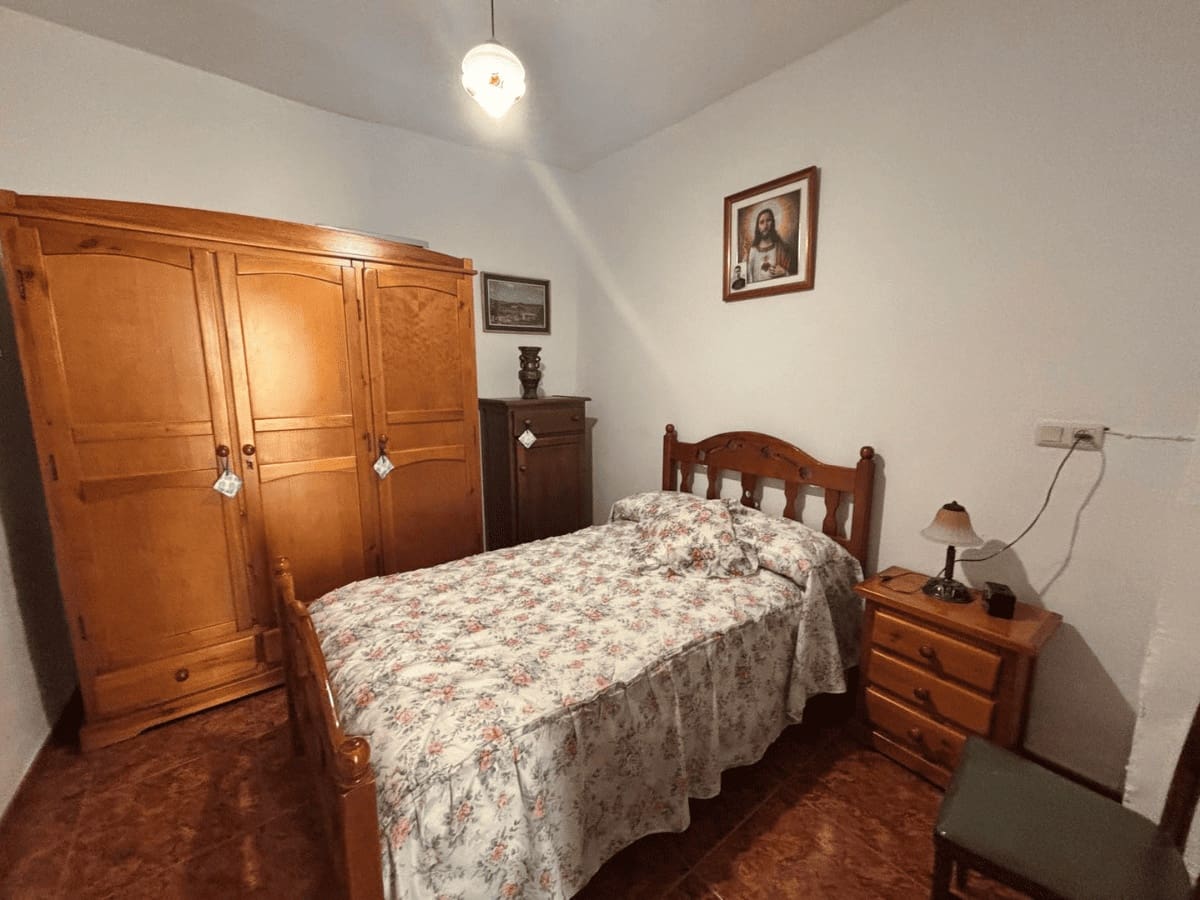 4 bedroom Townhouse for sale in Yunquera - € 85,000 (Ref: 9895465)
