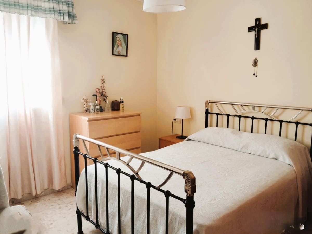 Casa de 6 habitaciones en Yunquera en venta con piscina - 180.000 € (Ref: 9909794)