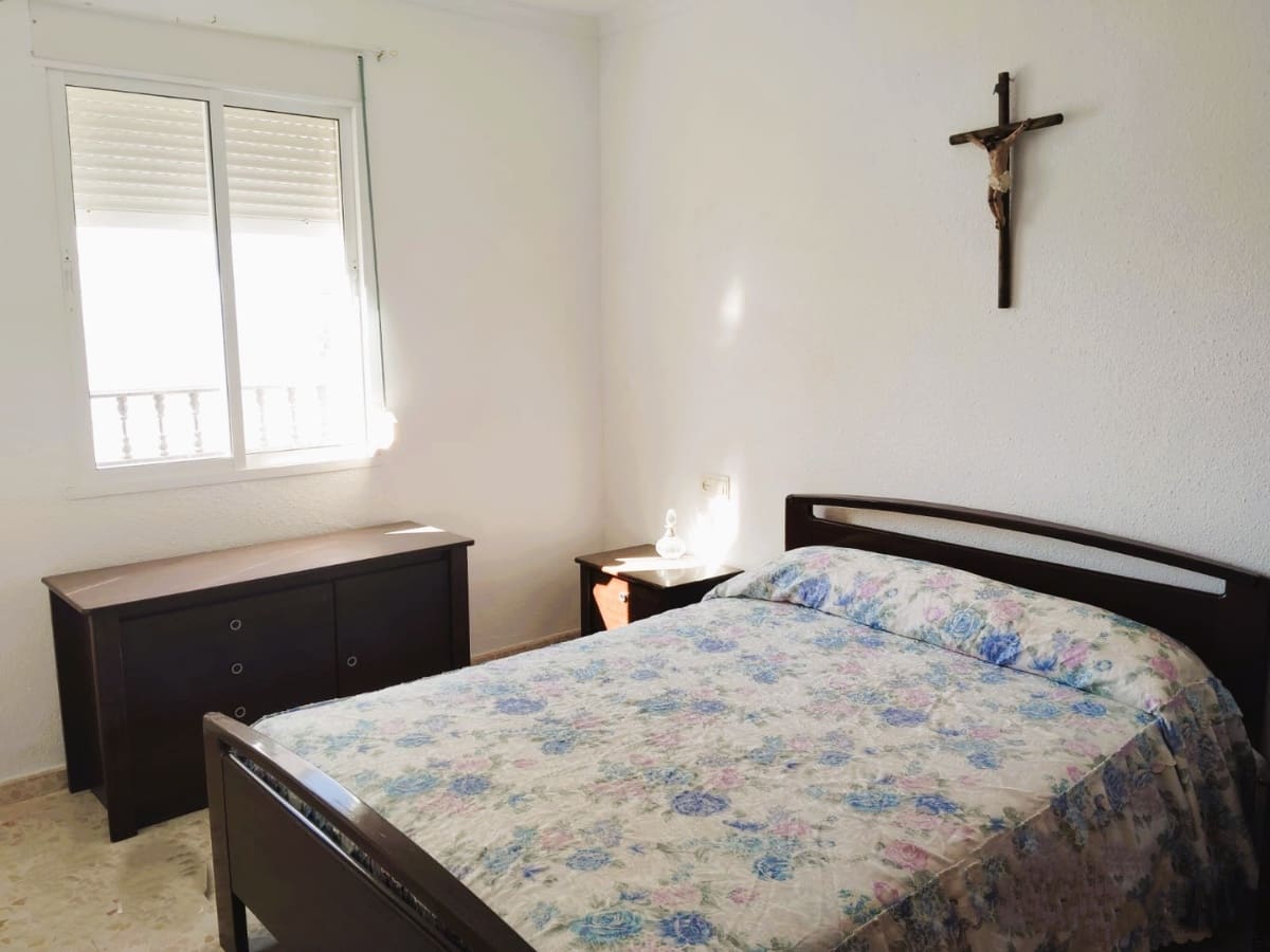 Casa de 6 habitaciones en Yunquera en venta con piscina - 180.000 € (Ref: 9909794)
