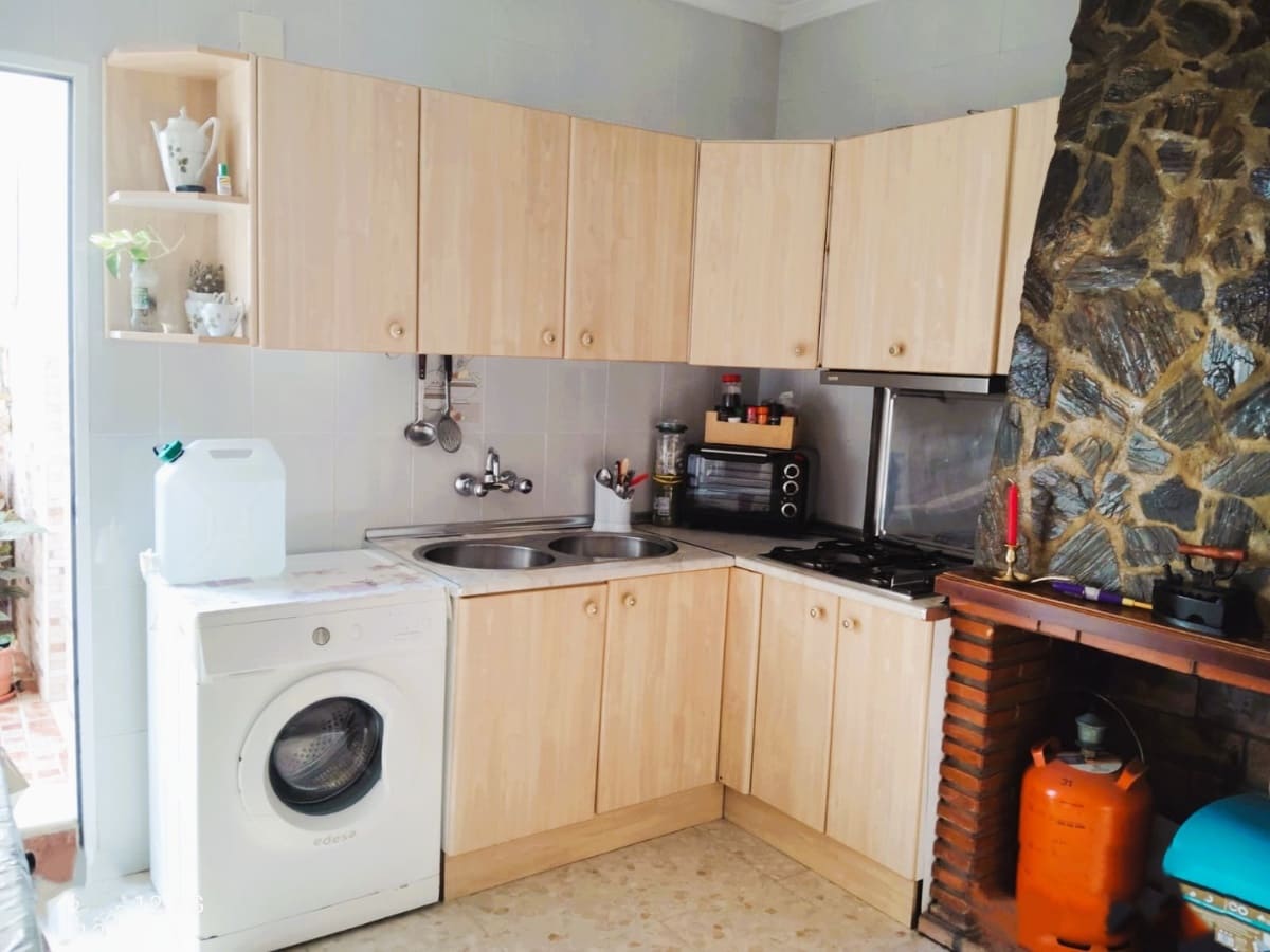 Casa de 6 habitaciones en Yunquera en venta con piscina - 180.000 € (Ref: 9909794)