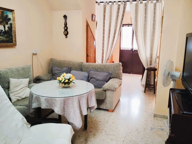 Casa de 6 habitaciones en Yunquera en venta con piscina - 180.000 € (Ref: 9909794)