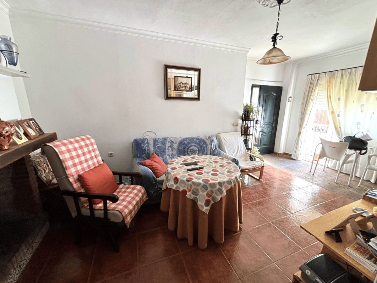 4 bedroom Townhouse for sale in Yunquera - € 188,712 (Ref: 9932555)