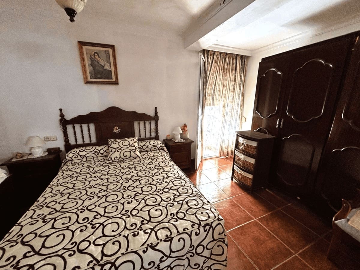 4 bedroom Townhouse for sale in Yunquera - € 188,712 (Ref: 9932555)