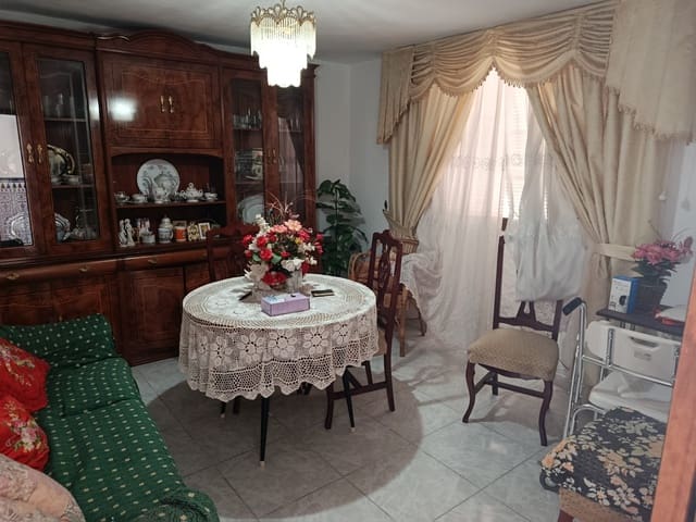 3 quarto Casa em Banda para venda em Salinas, Málaga cidade com garagem - 123 000 € (Ref: 9948882)