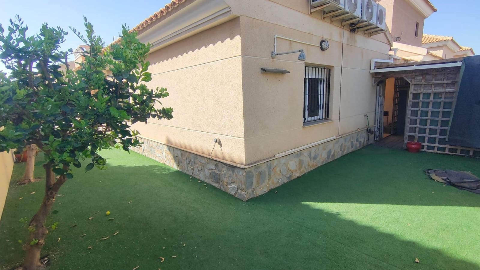 3 makuuhuone Huvila myytävänä paikassa San Juan de los Terreros mukana uima-altaan 
autotalli - 315 000 € (Ref: 10098496)