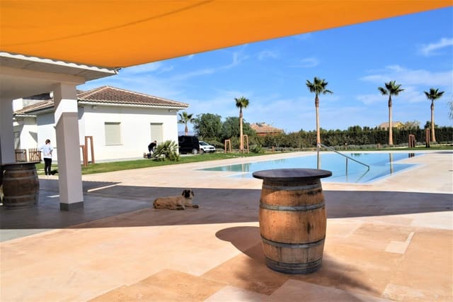 5 bedroom Villa for sale in Puerto Lumbreras with pool garage - € 839,900 (Ref: 8246105)