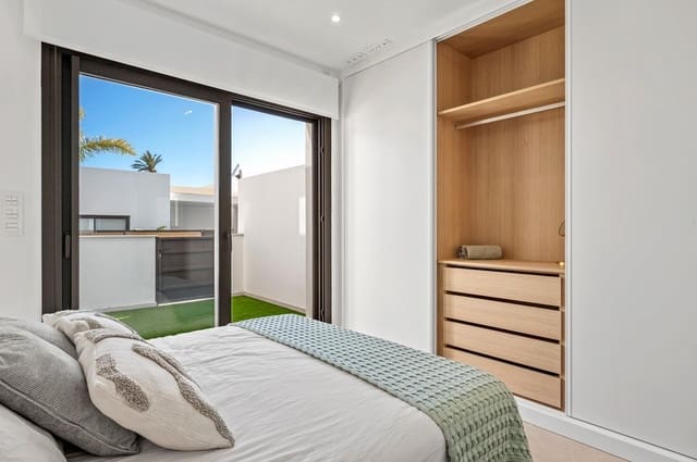 2 soveværelse Lejlighed til salg i Los Alcázares med swimmingpool - € 269.000 (Ref: 8610589)