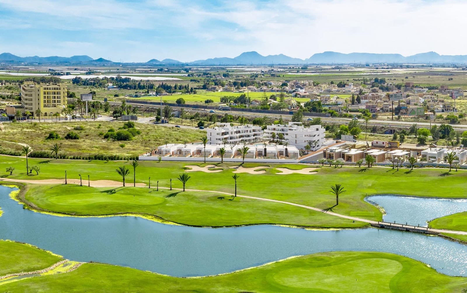 2 bedroom Apartment for sale in Los Alcazares with pool - € 269,000 (Ref: 8610589)