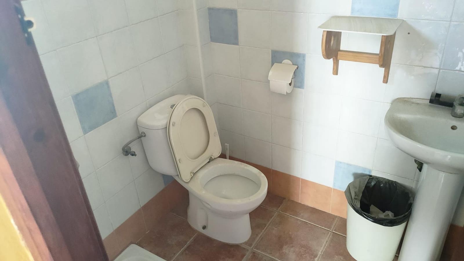 4 bedroom Villa for sale in Cuevas del Almanzora with garage - € 295,000 (Ref: 8923814)