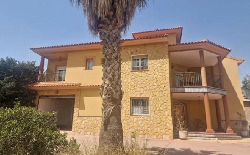 4 bedroom Villa for sale in Cuevas del Almanzora with garage - € 295,000 (Ref: 8923814)