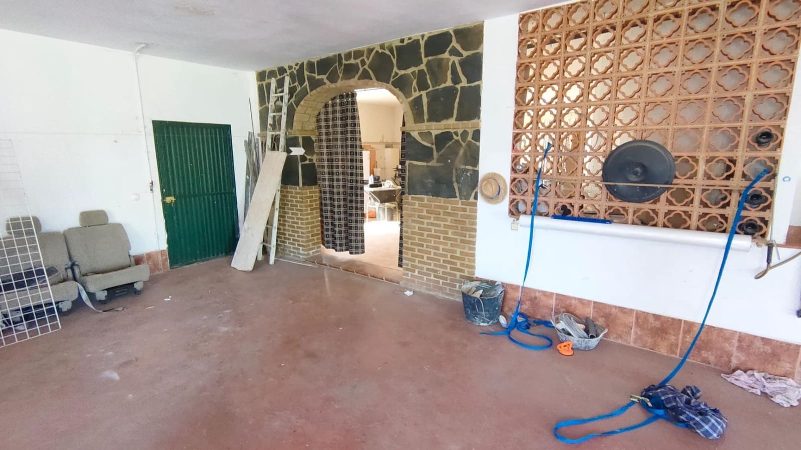 4 bedroom Villa for sale in Cuevas del Almanzora with garage - € 295,000 (Ref: 8923814)