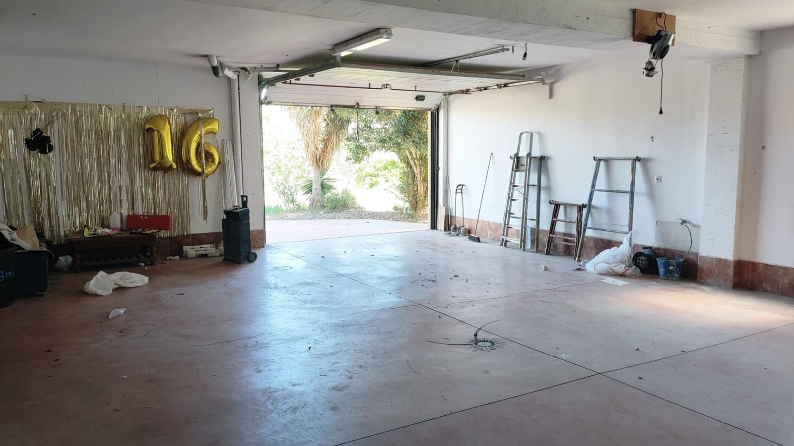 4 bedroom Villa for sale in Cuevas del Almanzora with garage - € 295,000 (Ref: 8923814)