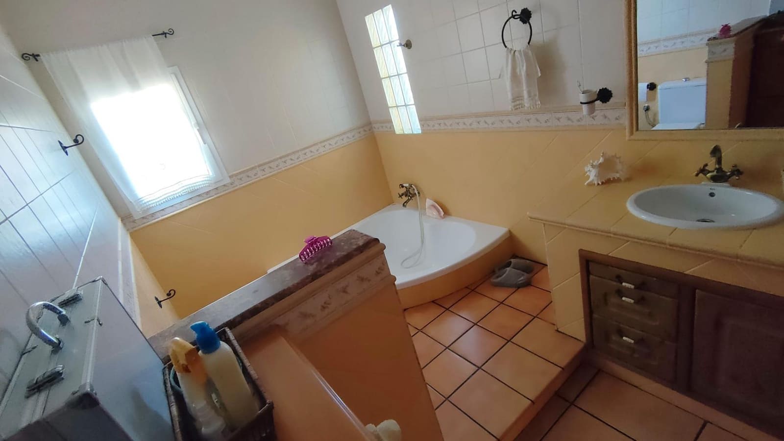 4 bedroom Villa for sale in Cuevas del Almanzora with garage - € 295,000 (Ref: 8923814)