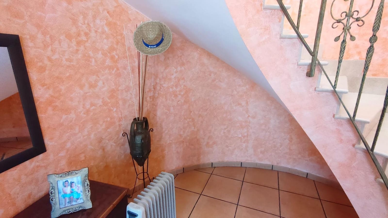 4 bedroom Villa for sale in Cuevas del Almanzora with garage - € 295,000 (Ref: 8923814)