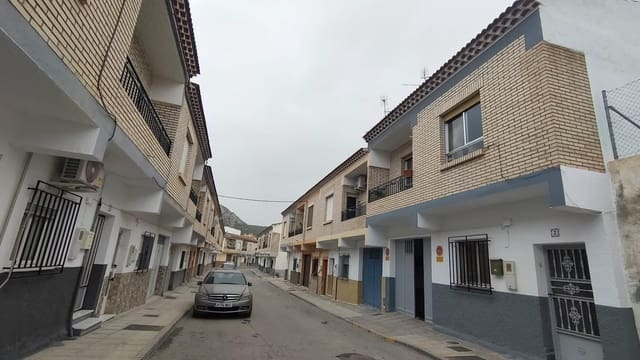 3 bedroom Townhouse for sale in Vélez-Rubio with garage - € 106,000 (Ref: 9656150)