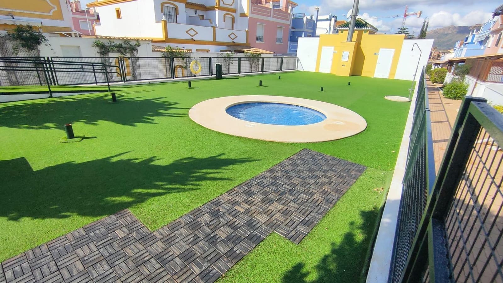 2 quarto Moradia em Banda para arrendar em San Juan de los Terreros com piscina - 700 € (Ref: 9677538)