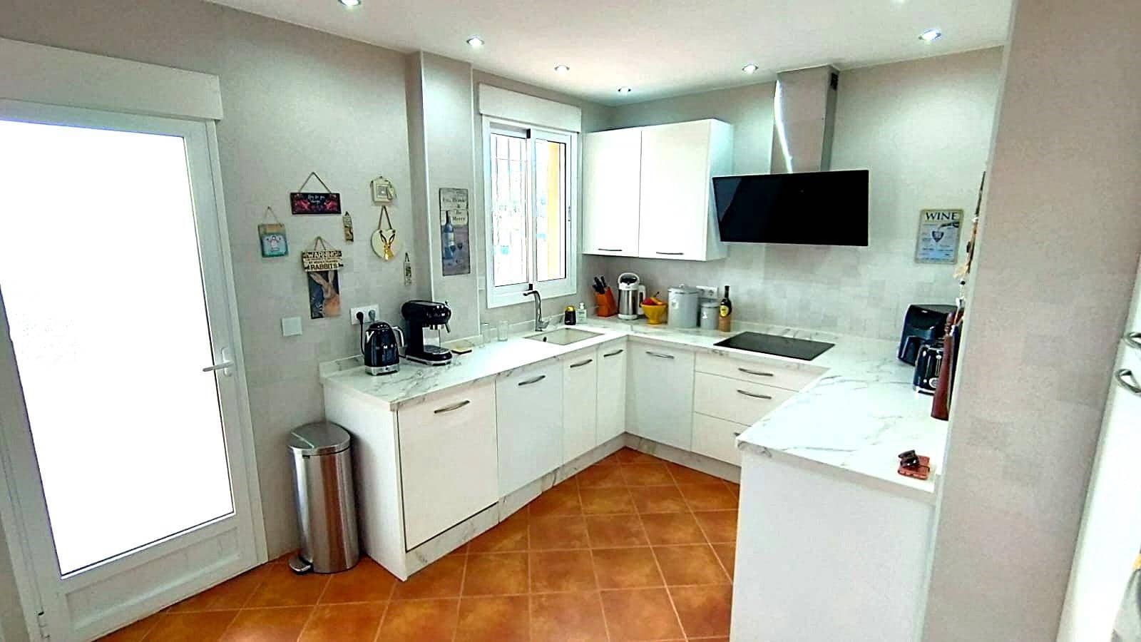 4 slaapkamer Villa te koop in San Juan de los Terreros met zwembad garage - € 469.950 (Ref: 9808025)