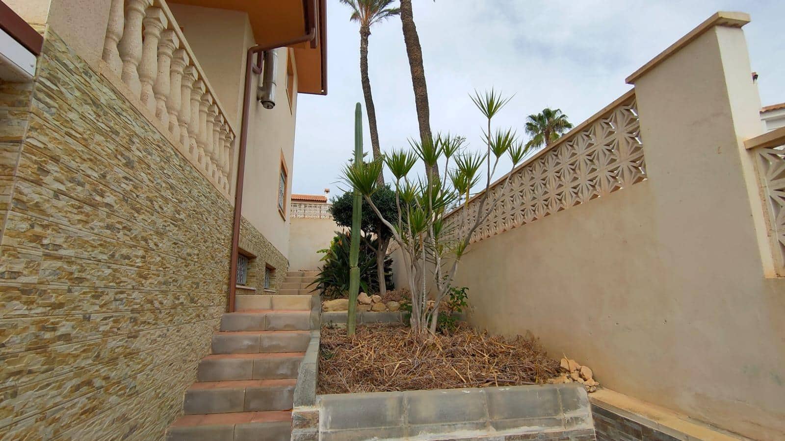 4 slaapkamer Villa te koop in San Juan de los Terreros met zwembad garage - € 469.950 (Ref: 9808025)