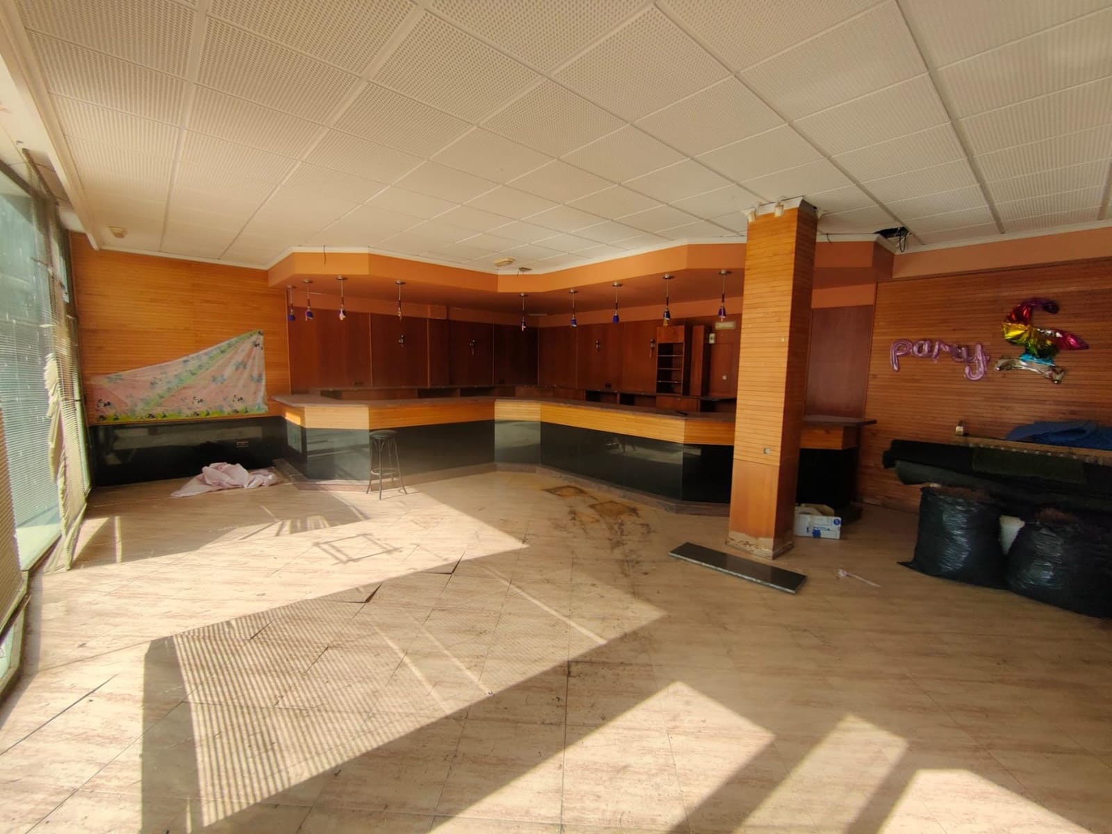 Kommersiell till salu i Ramonete med garage - 299 900 € (Ref: 9815882)