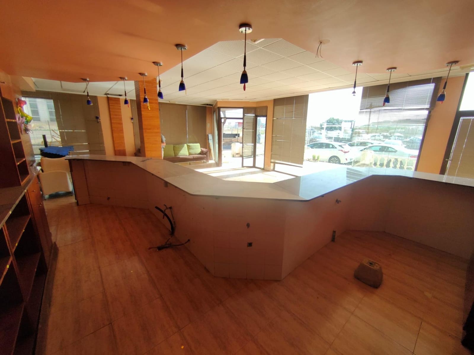 Commercial for sale in Ramonete with garage - € 299,900 (Ref: 9815882)