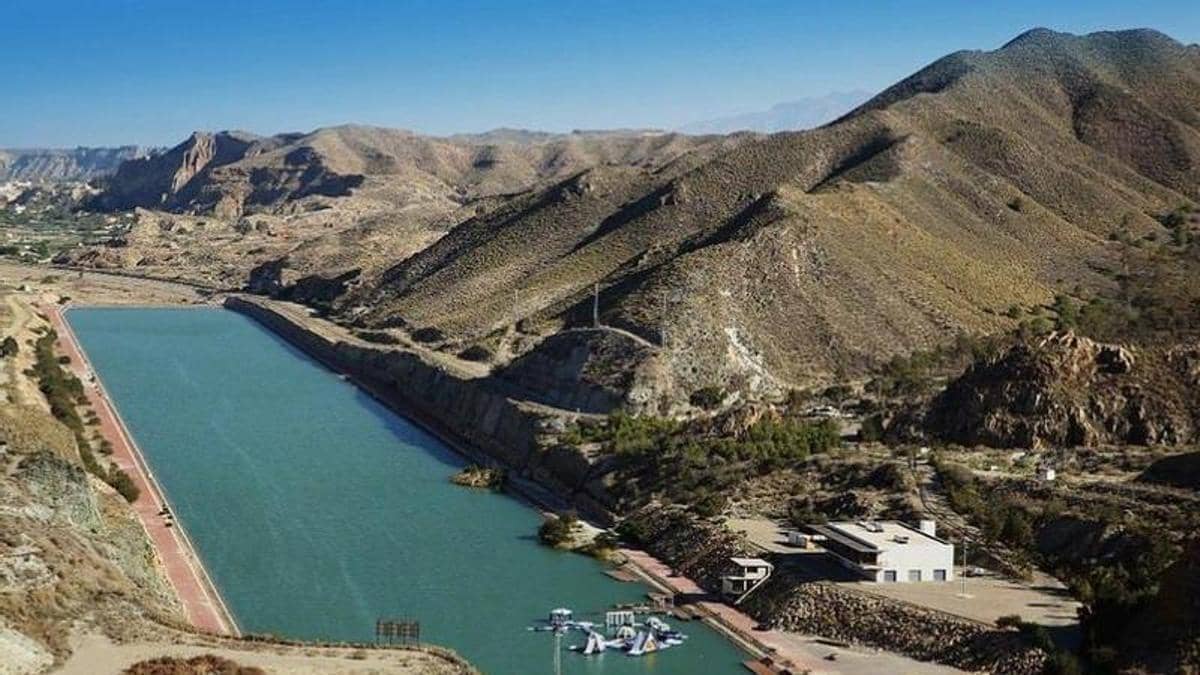 Casa de 5 habitaciones en Cuevas del Almanzora en venta - 190.000 € (Ref: 9896368)