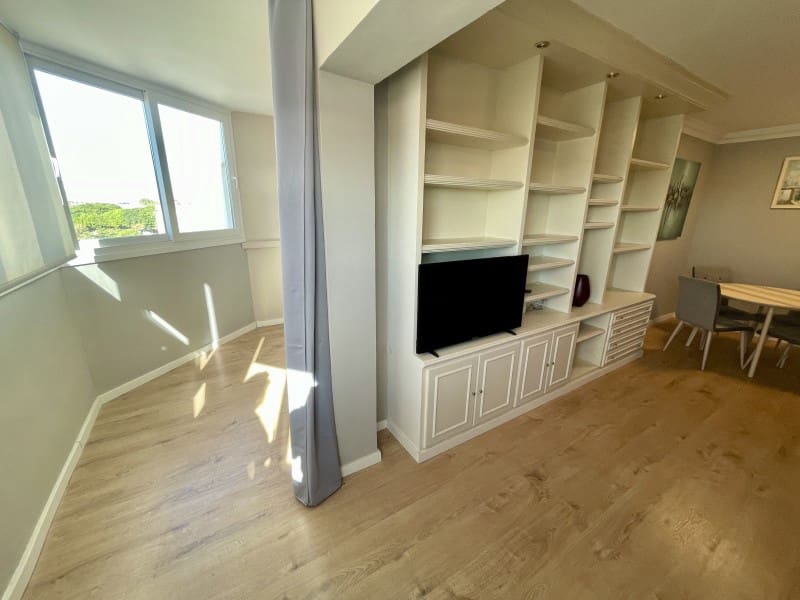 3 bedroom Flat for sale in Carretera de Cadiz, Málaga city with pool