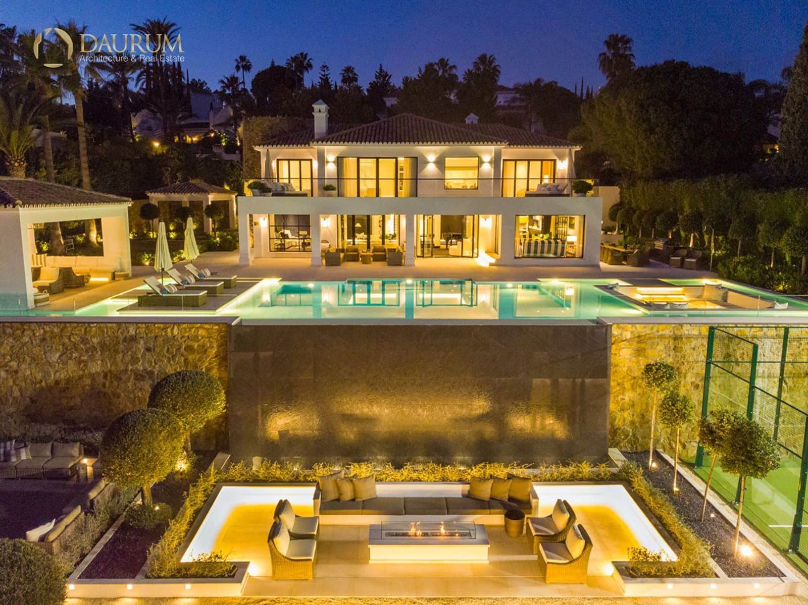 5 soverom Villa til salgs i Nueva Andalucia med svømmebasseng garasje - € 10 950 000 (Ref: 9332841)