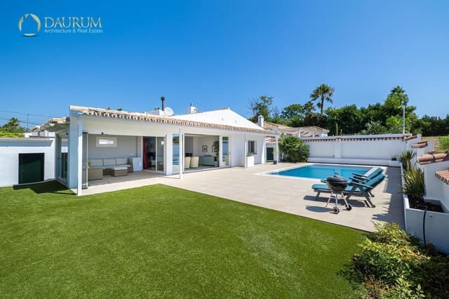 3 sypialnia Willa na sprzedaż w San Pedro de Alcántara Pueblo, Marbella z basenem garażem - 1 350 000 € (Ref: 9332845)
